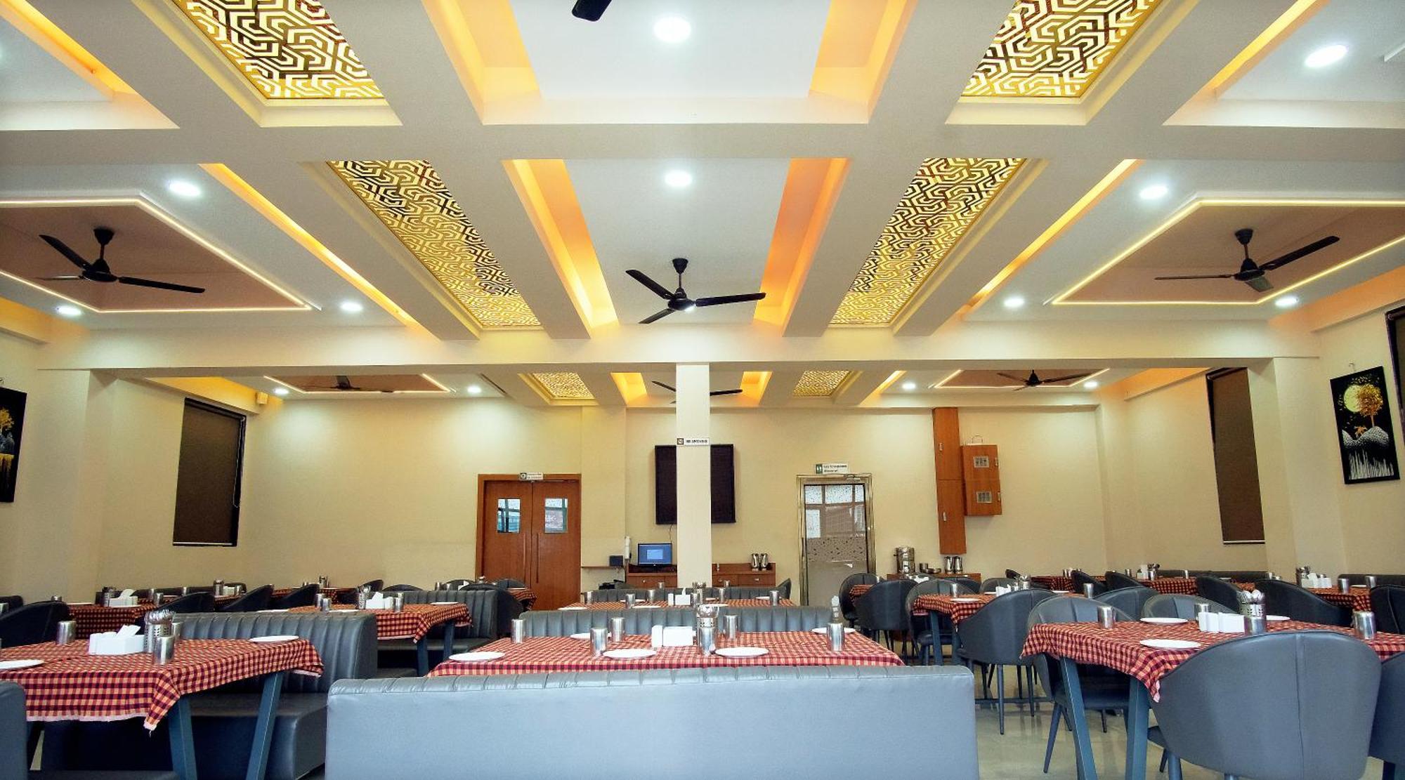 Hotel The Marion Nashik Exterior foto